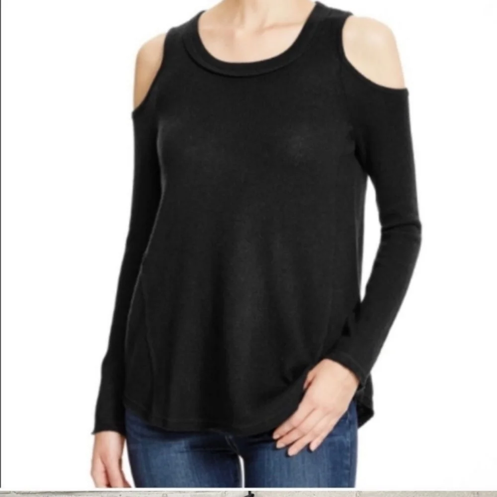 AQUA 100%  Cashmere Cold Shoulder Sweater